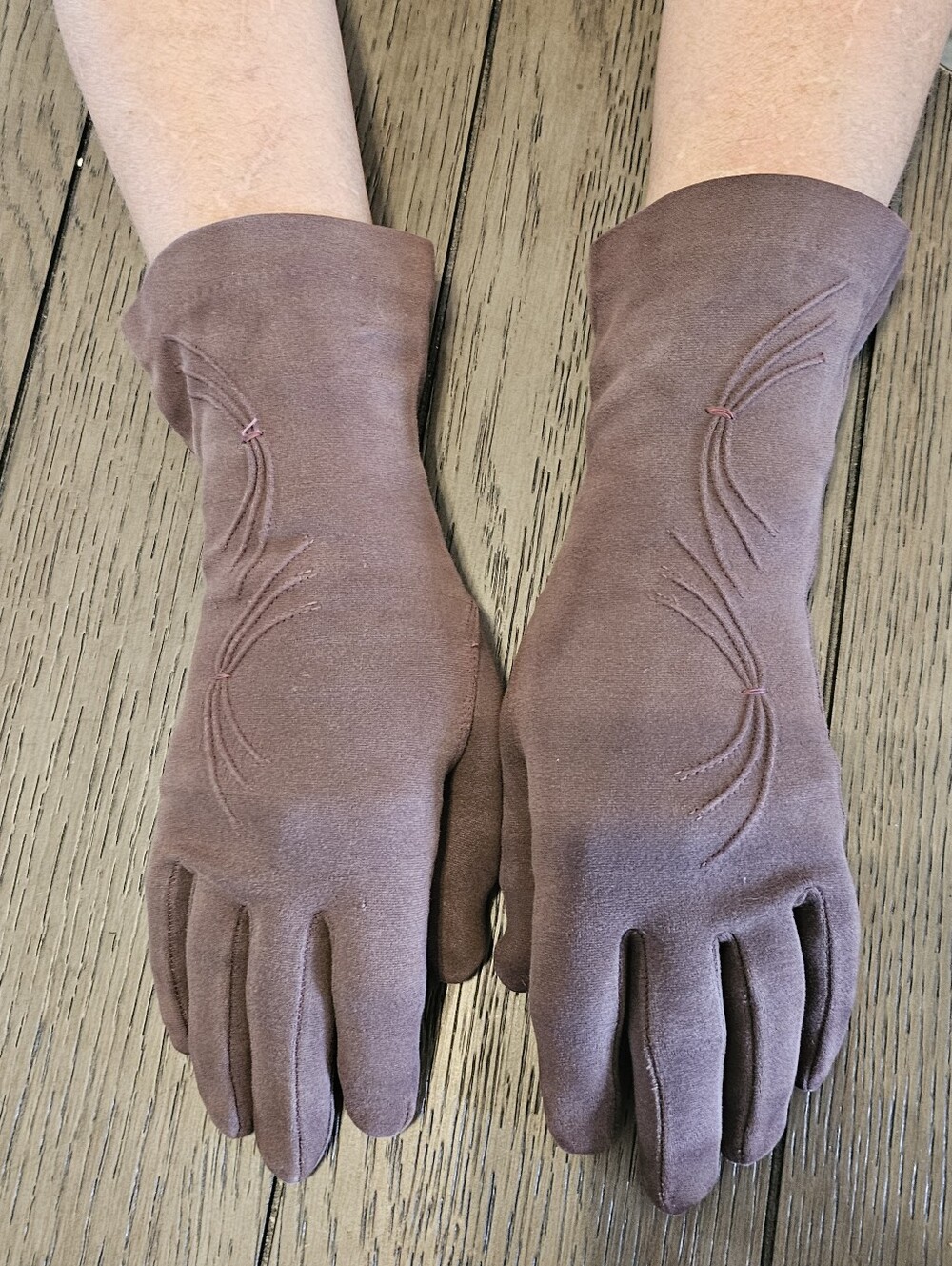 Vintage Brown Suede-Look Hansen Embroidered Gloves